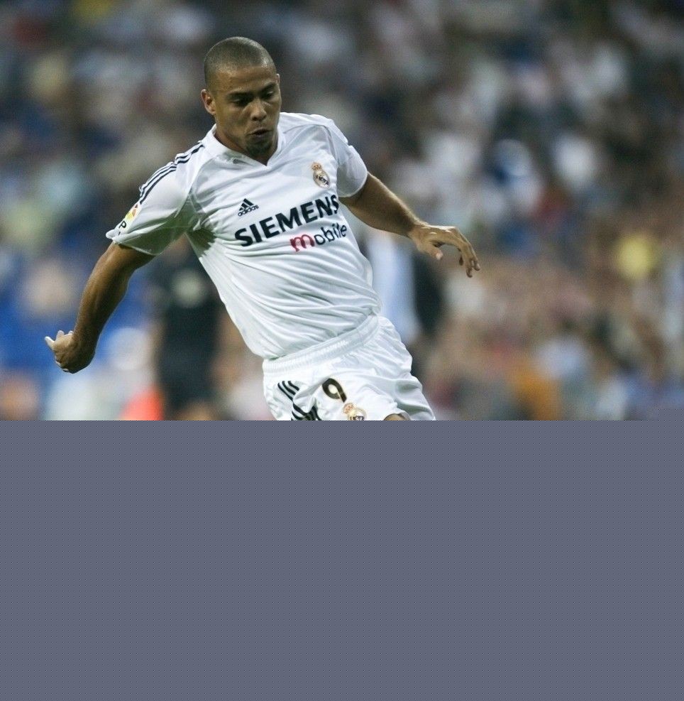 德崭露头角 德崭露头角