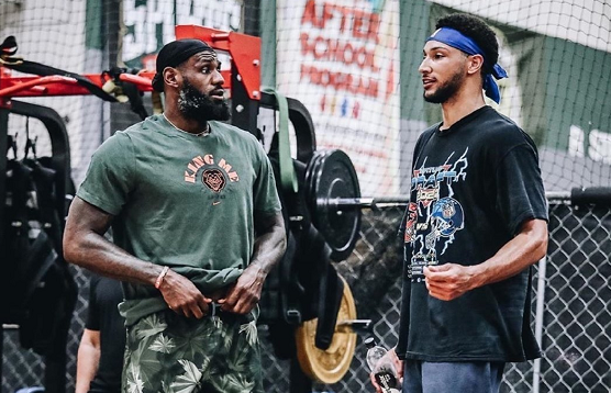 他所穿著的 他所穿著的